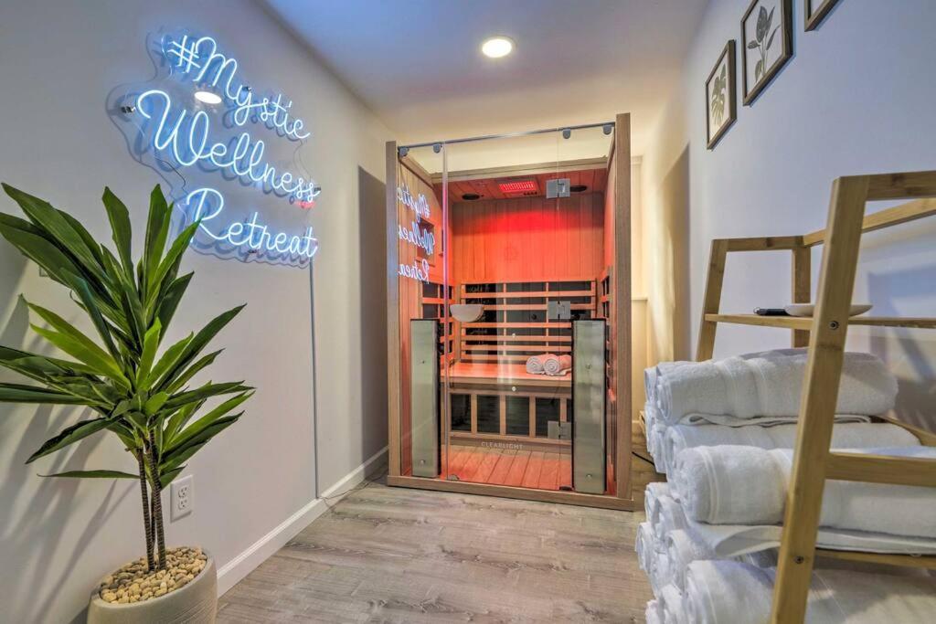 New! Updated Mystic Home W/ Sauna, Hot Tub & Deck Exterior photo