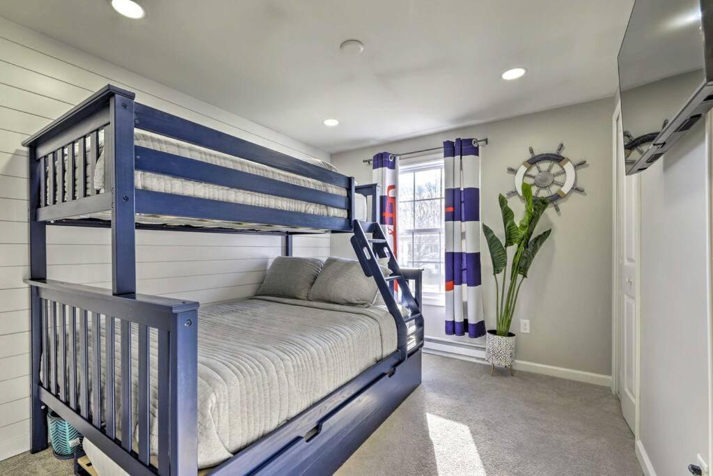 New! Updated Mystic Home W/ Sauna, Hot Tub & Deck Exterior photo