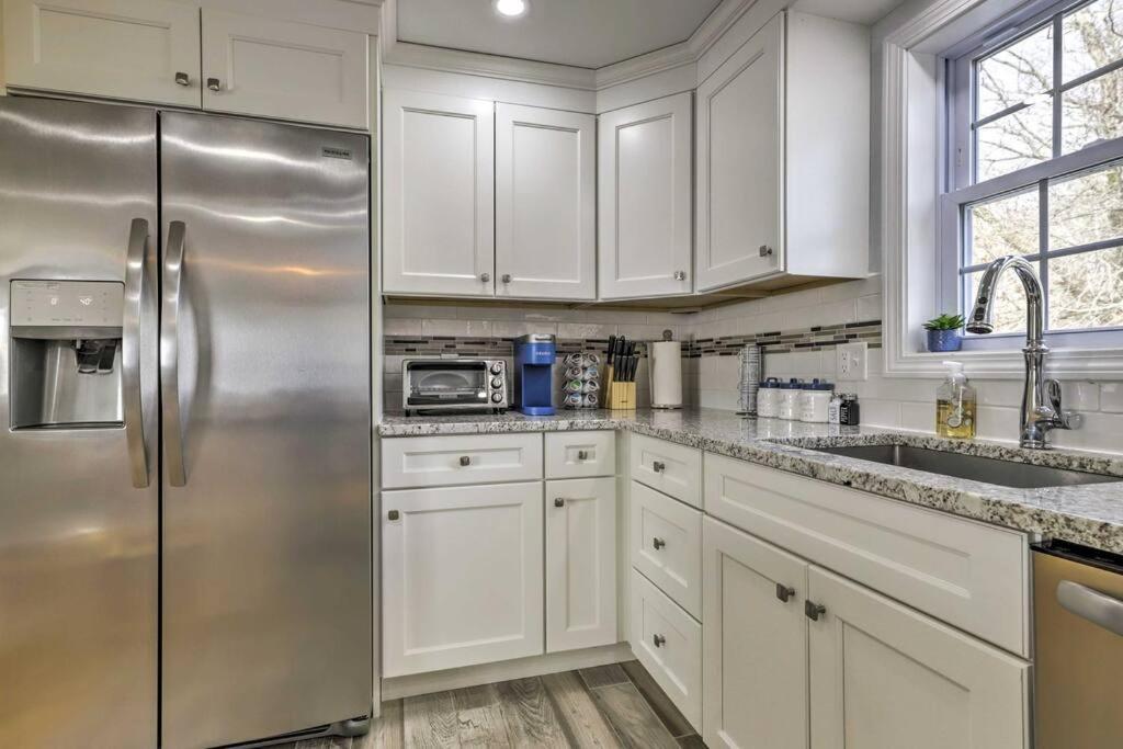 New! Updated Mystic Home W/ Sauna, Hot Tub & Deck Exterior photo