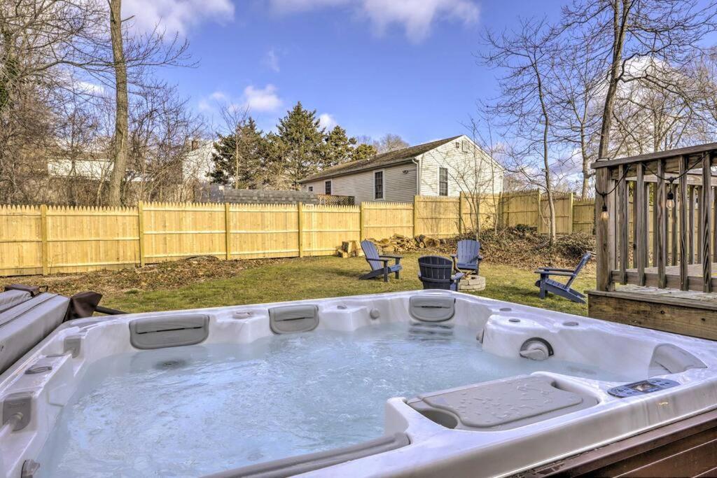 New! Updated Mystic Home W/ Sauna, Hot Tub & Deck Exterior photo