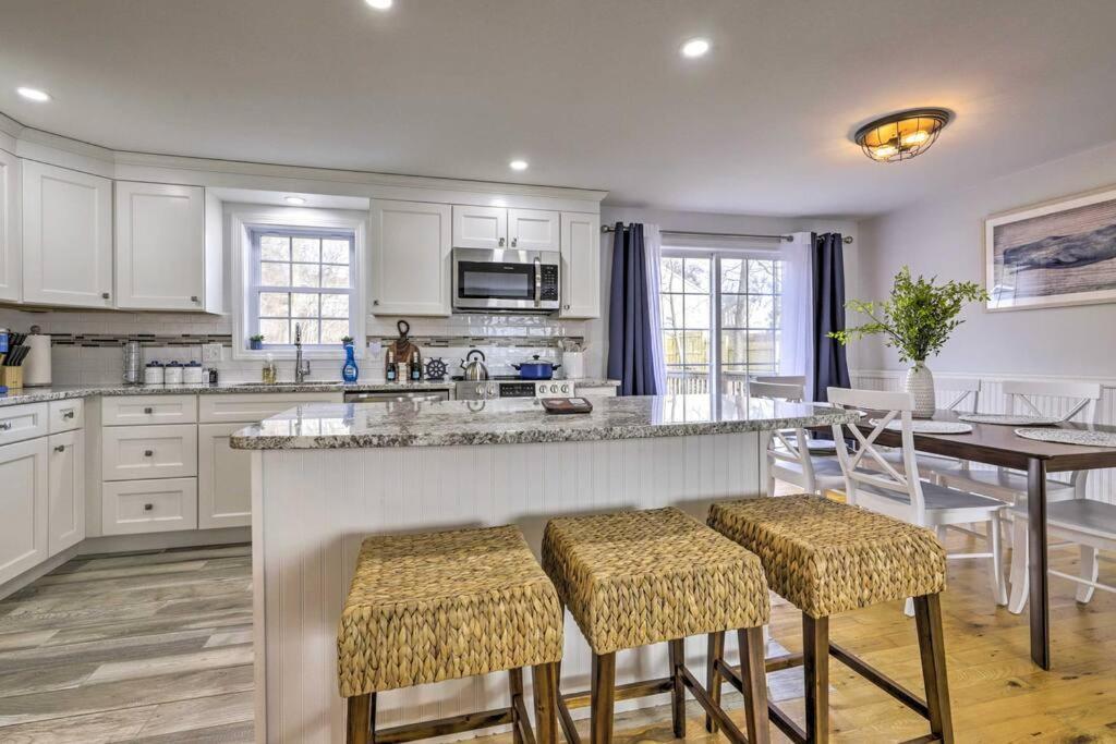 New! Updated Mystic Home W/ Sauna, Hot Tub & Deck Exterior photo