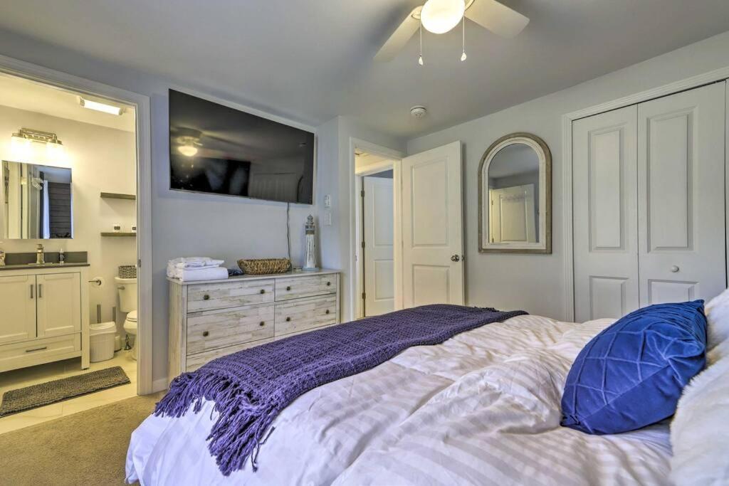New! Updated Mystic Home W/ Sauna, Hot Tub & Deck Exterior photo